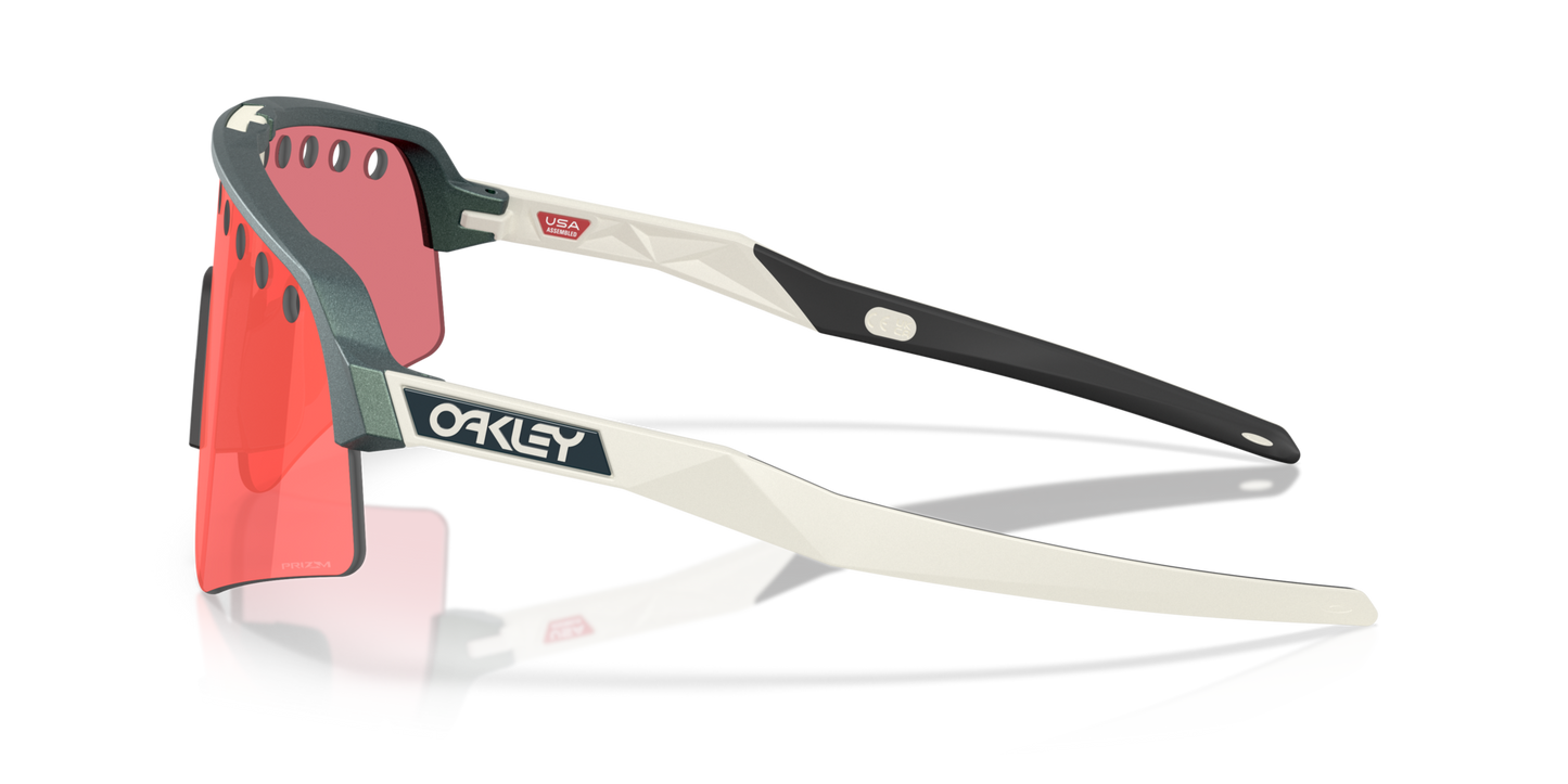 Oakley SUTRO LITE SWEEP 946531 Matte Silver/Blue Colorshift